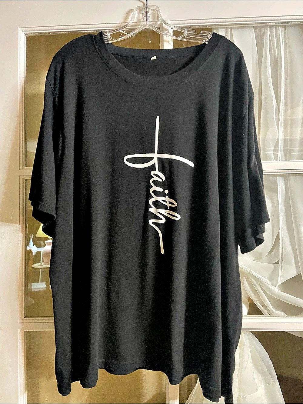 Graphic Short Sleeve Tee in Black Like New